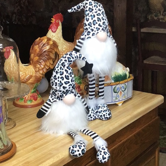 Other - Gnomes Set Lights up NEW❤️❤️